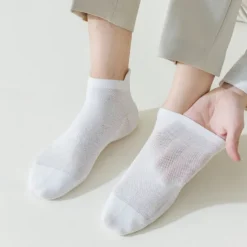 1 Pair Men's Simple Breathable Mesh Short Socks, Thin Basketball Sports Socks, Summer, Solid Color