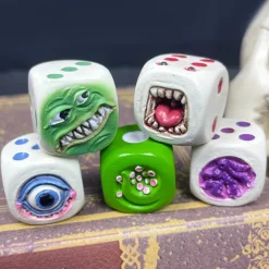 5 pcs Monster Dice, Funy Monster Face Resin Dice Set, Halloween Tabletop Game Dice Set Props, Weird Monster Dice Set for Table Games, Role Playing Games, Offices Home Party Game Props Gift