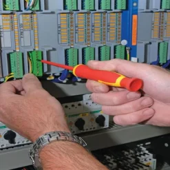 12 Piece VDE Insulated Interchangeable Blade Screwdriver Set in Tool Roll