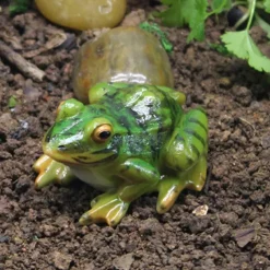 2 Pieces Cute Resin Frog Garden Statue Bonsai Flowerpot Decoration Props for Desk Outdoor Garden Sculpture Decor Ornament