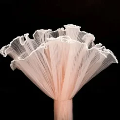 1 Roll Flower Wrapping Mesh with Pearls - Polyamide Florist Netting for Bouquet Packaging Valentine's Day Birthday Wedding Decor Gift Wrapping Supplies 15-inch