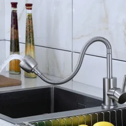304 Stainless Steel Cold and Hot Water Kitchen Faucet Kitchen Mixers Kitchen Sink Tap 360 Degree Swivel Flexible Hose Basin Faucet