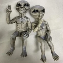 Alien Statue Resin Ornament, Outdoor Garden Statue Ornament Decoration, Add a Unique Touch to Your Home Decor