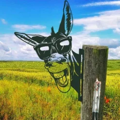 Animals Metal Garden Art Decor, Funny Peeping Cow Metal Wall Sculptures Weatherproof Wrought Iron Art Cow Sign Outdoor Garden Farmhouse Decor Cow Wall Decor