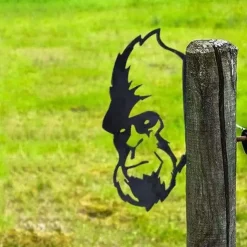 Animals Metal Garden Art Decor, Funny Peeping Cow Metal Wall Sculptures Weatherproof Wrought Iron Art Cow Sign Outdoor Garden Farmhouse Decor Cow Wall Decor