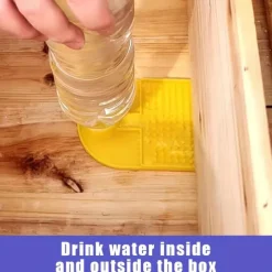 Anti-Drowning Bee Watering 1PCS Plastic Bee Watering Bottles, Bee Feeder, Compatible With 30mm Mineral Water Bottle, Anti-Drowning, Wide Bee Feeding Area