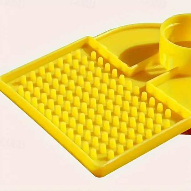 Anti-Drowning Bee Watering 1PCS Plastic Bee Watering Bottles, Bee Feeder, Compatible With 30mm Mineral Water Bottle, Anti-Drowning, Wide Bee Feeding Area