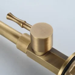 Bathroom Sink Faucet - Classic Antique Brass Mount Outside Single Handle One HoleBath Taps