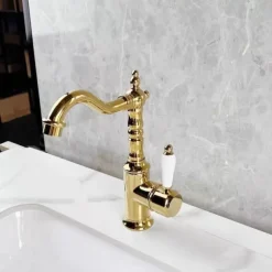 Bathroom Sink Faucet - Classic Electroplated Centerset Single Handle One HoleBath Taps