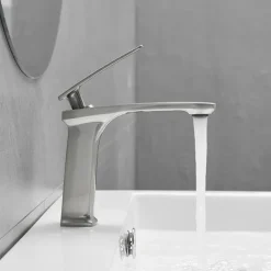 Bathroom Sink Faucet - Classic / Waterfall Nickel Brushed / Electroplated / Painted Finishes Centerset Single Handle One HoleBath Taps