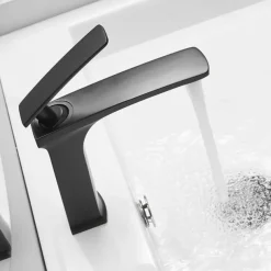 Bathroom Sink Faucet - Classic / Waterfall Nickel Brushed / Electroplated / Painted Finishes Centerset Single Handle One HoleBath Taps