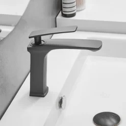 Bathroom Sink Faucet - Classic / Waterfall Nickel Brushed / Electroplated / Painted Finishes Centerset Single Handle One HoleBath Taps