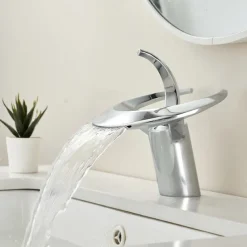 Bathroom Sink Faucet - Classic / Waterfall Electroplated Mount Outside Single Handle One HoleBath Taps
