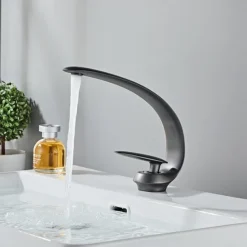 Bathroom Sink Faucet - Classic Oil-rubbed Bronze / Nickel Brushed / Electroplated Centerset Single Handle One HoleBath Taps