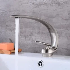 Bathroom Sink Faucet - Classic Oil-rubbed Bronze / Nickel Brushed / Electroplated Centerset Single Handle One HoleBath Taps