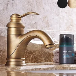 Bathroom Sink Faucet - Classic Antique Brass Centerset Single Handle One HoleBath Taps