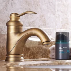 Bathroom Sink Faucet - Classic Antique Brass Centerset Single Handle One HoleBath Taps