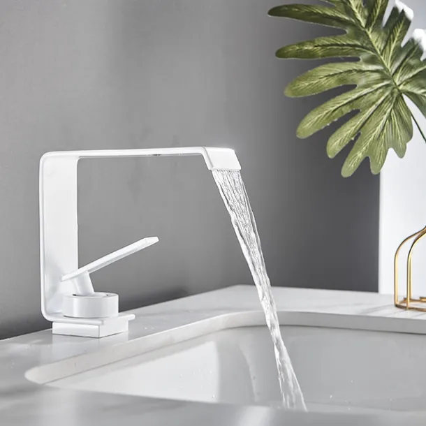 Bathroom Sink Faucet - Classic Electroplated Centerset Single Handle One HoleBath Taps