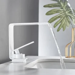 Bathroom Sink Faucet - Classic Electroplated Centerset Single Handle One HoleBath Taps