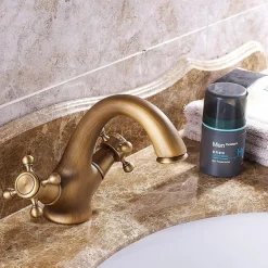 Bathroom Sink Faucet - Classic Antique Brass Centerset Two Handles One HoleBath Taps