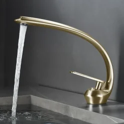 Bathroom Sink Faucet - Classic Electroplated / Painted Finishes Centerset Single Handle One HoleBath Taps