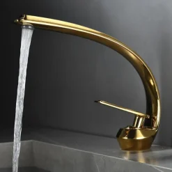 Bathroom Sink Faucet - Classic Electroplated / Painted Finishes Centerset Single Handle One HoleBath Taps