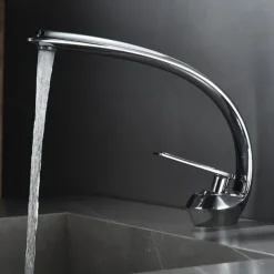 Bathroom Sink Faucet - Classic Electroplated / Painted Finishes Centerset Single Handle One HoleBath Taps