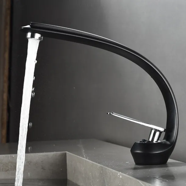 Bathroom Sink Faucet - Classic Electroplated / Painted Finishes Centerset Single Handle One HoleBath Taps