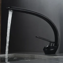 Bathroom Sink Faucet - Classic Electroplated / Painted Finishes Centerset Single Handle One HoleBath Taps