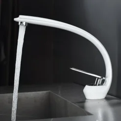 Bathroom Sink Faucet - Classic Electroplated / Painted Finishes Centerset Single Handle One HoleBath Taps