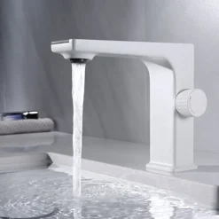 Bathroom Sink Faucet - Classic Chrome / Gun Grey Electroplated / Black / Whiete Painted Finishes Centerset Single Handle One HoleBath Temperature Display Taps