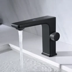 Bathroom Sink Faucet - Classic Chrome / Gun Grey Electroplated / Black / Whiete Painted Finishes Centerset Single Handle One HoleBath Temperature Display Taps