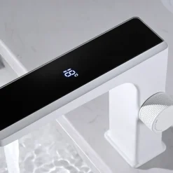 Bathroom Sink Faucet - Classic Chrome / Gun Grey Electroplated / Black / Whiete Painted Finishes Centerset Single Handle One HoleBath Temperature Display Taps