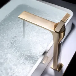 Bathroom Sink Faucet - Classic Electroplated Centerset Single Handle One HoleBath Taps