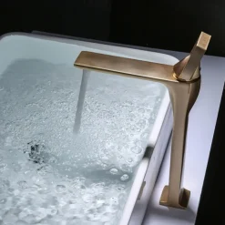 Bathroom Sink Faucet - Classic Electroplated Centerset Single Handle One HoleBath Taps