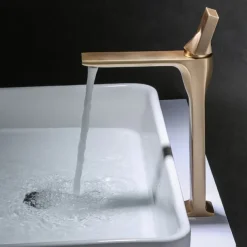 Bathroom Sink Faucet - Classic Electroplated Centerset Single Handle One HoleBath Taps