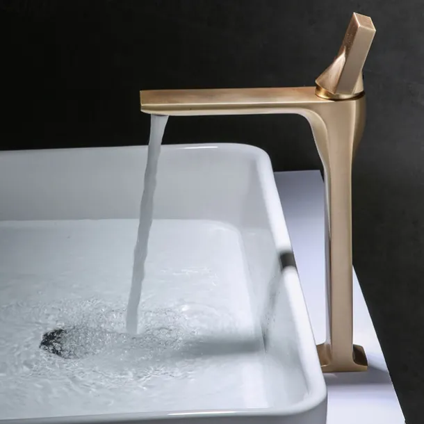 Bathroom Sink Faucet - Classic Electroplated Centerset Single Handle One HoleBath Taps