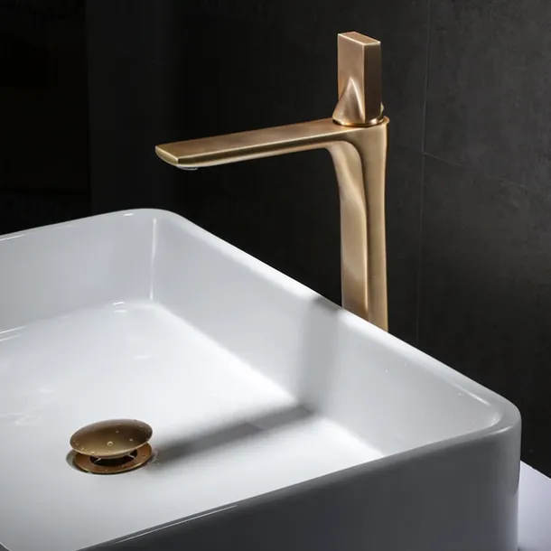 Bathroom Sink Faucet - Classic Electroplated Centerset Single Handle One HoleBath Taps