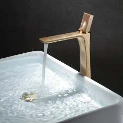 Bathroom Sink Faucet - Classic Electroplated Centerset Single Handle One HoleBath Taps