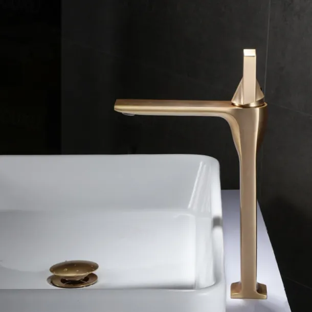 Bathroom Sink Faucet - Classic Electroplated Centerset Single Handle One HoleBath Taps