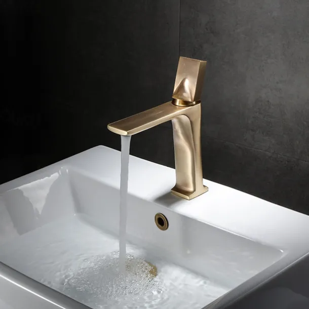 Bathroom Sink Faucet - Classic Electroplated Centerset Single Handle One HoleBath Taps