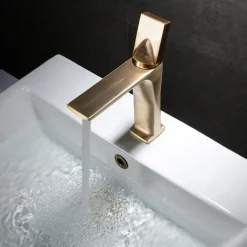 Bathroom Sink Faucet - Classic Electroplated Centerset Single Handle One HoleBath Taps