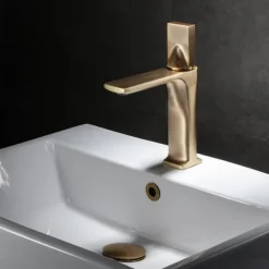 Bathroom Sink Faucet - Classic Electroplated Centerset Single Handle One HoleBath Taps