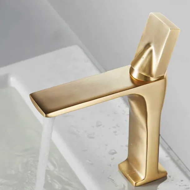 Bathroom Sink Faucet - Classic Electroplated Centerset Single Handle One HoleBath Taps