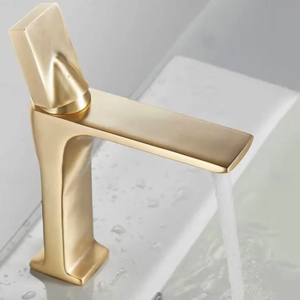 Bathroom Sink Faucet - Classic Electroplated Centerset Single Handle One HoleBath Taps