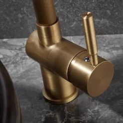 Bathroom Sink Faucet - Classic Antique Brass Centerset Single Handle One HoleBath Taps