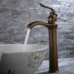 Bathroom Sink Faucet - Classic Antique Brass Free Standing Single Handle One HoleBath Taps