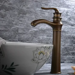 Bathroom Sink Faucet - Classic Antique Brass Free Standing Single Handle One HoleBath Taps