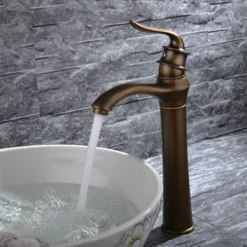 Bathroom Sink Faucet - Classic Antique Brass Free Standing Single Handle One HoleBath Taps