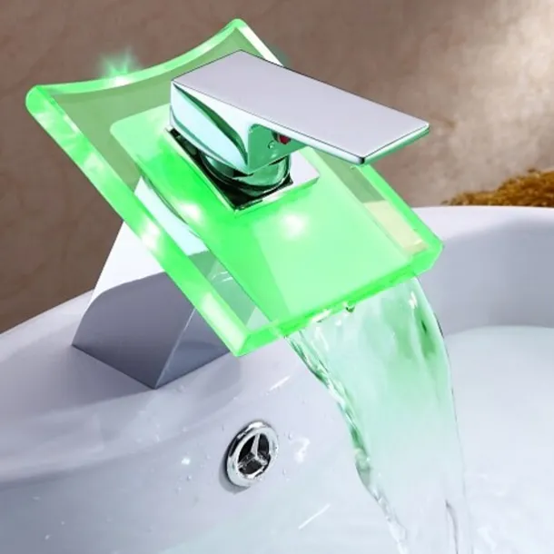 Bathroom Sink Faucet - LED / Waterfall Chrome Centerset One Hole / Single Handle One HoleBath Taps / Brass